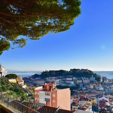 Elegant Riverview Apartment In Historical Lisbon Luaran gambar