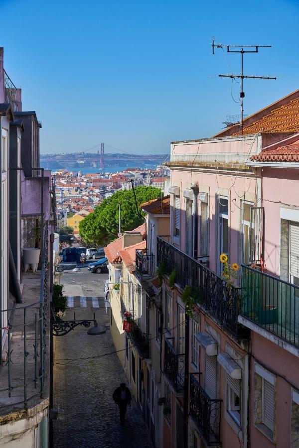 Elegant Riverview Apartment In Historical Lisbon Luaran gambar
