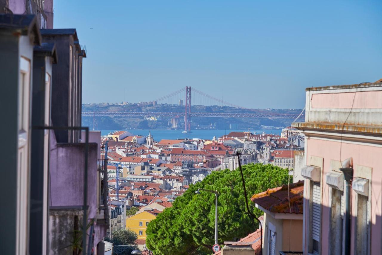 Elegant Riverview Apartment In Historical Lisbon Luaran gambar