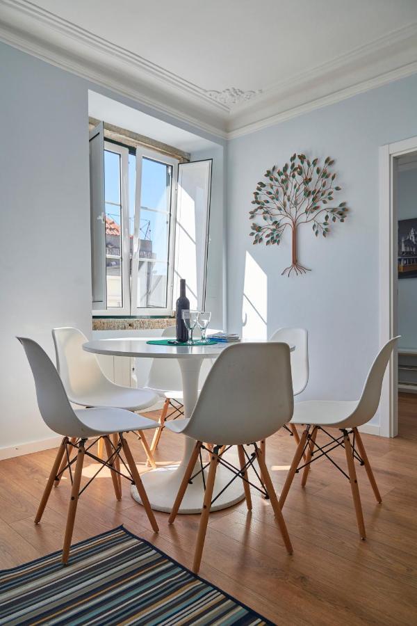 Elegant Riverview Apartment In Historical Lisbon Luaran gambar