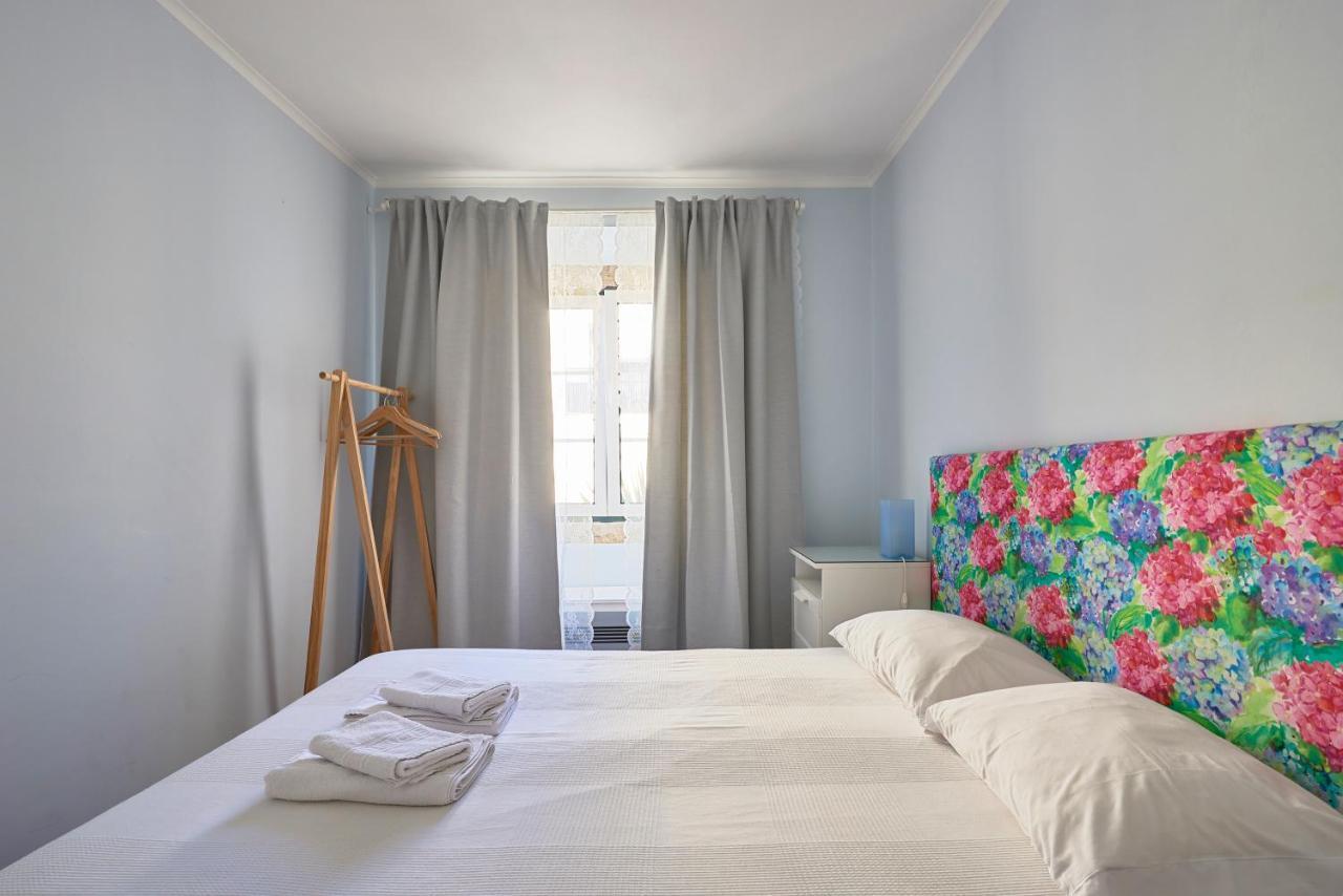 Elegant Riverview Apartment In Historical Lisbon Luaran gambar