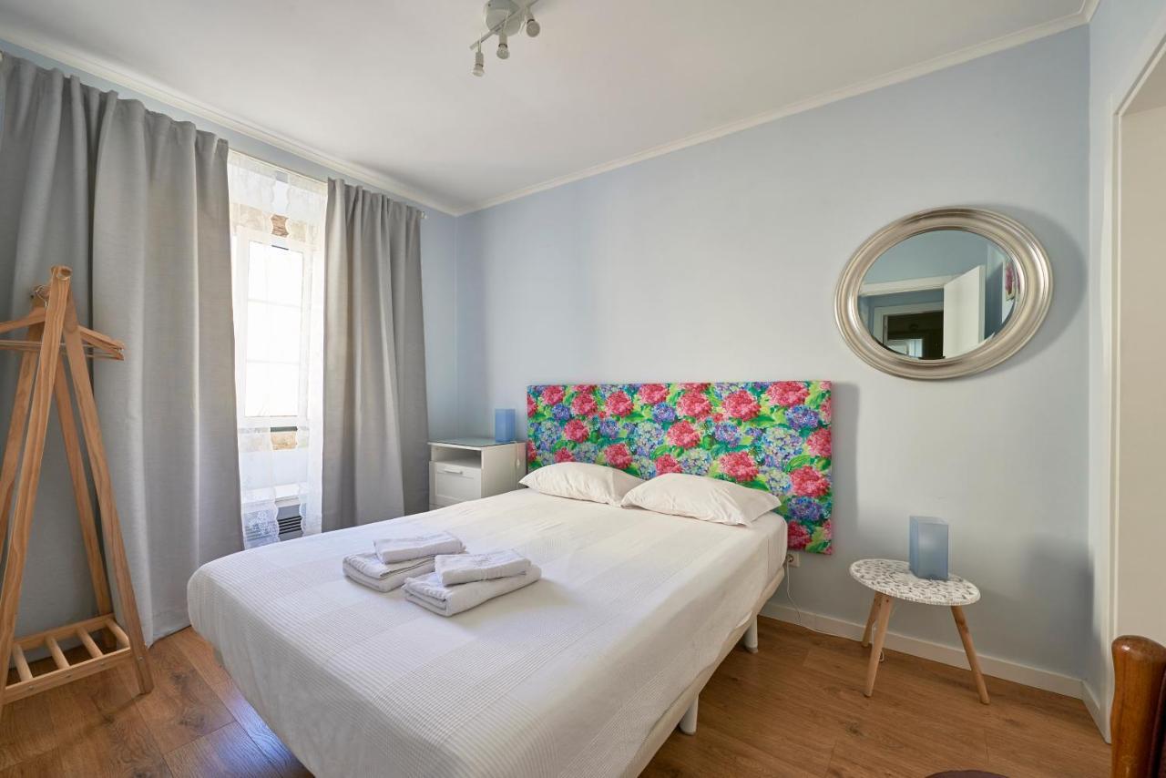 Elegant Riverview Apartment In Historical Lisbon Luaran gambar