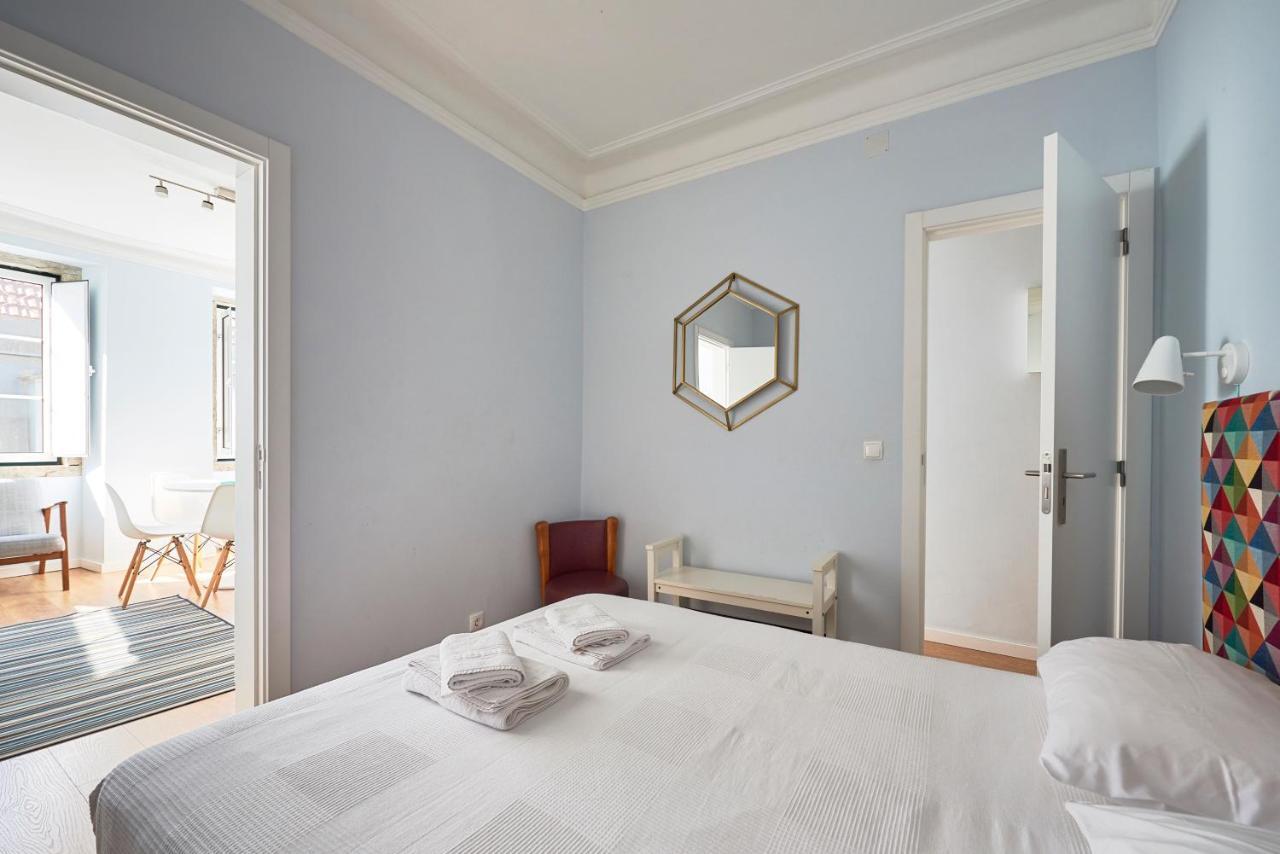 Elegant Riverview Apartment In Historical Lisbon Luaran gambar
