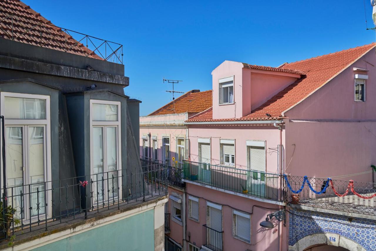 Elegant Riverview Apartment In Historical Lisbon Luaran gambar