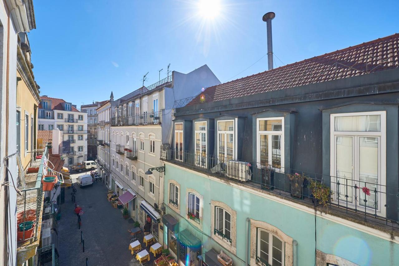 Elegant Riverview Apartment In Historical Lisbon Luaran gambar