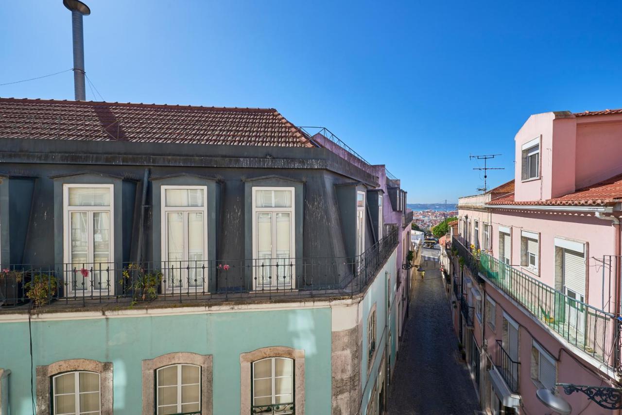 Elegant Riverview Apartment In Historical Lisbon Luaran gambar