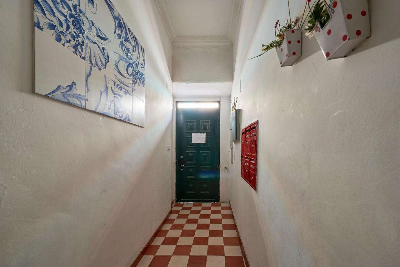 Elegant Riverview Apartment In Historical Lisbon Luaran gambar