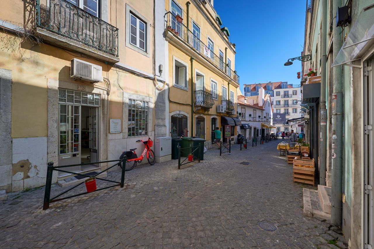 Elegant Riverview Apartment In Historical Lisbon Luaran gambar