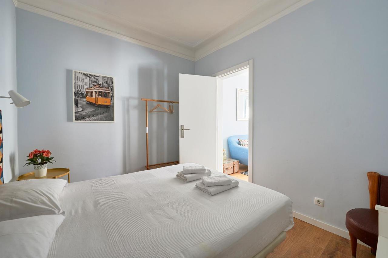 Elegant Riverview Apartment In Historical Lisbon Luaran gambar